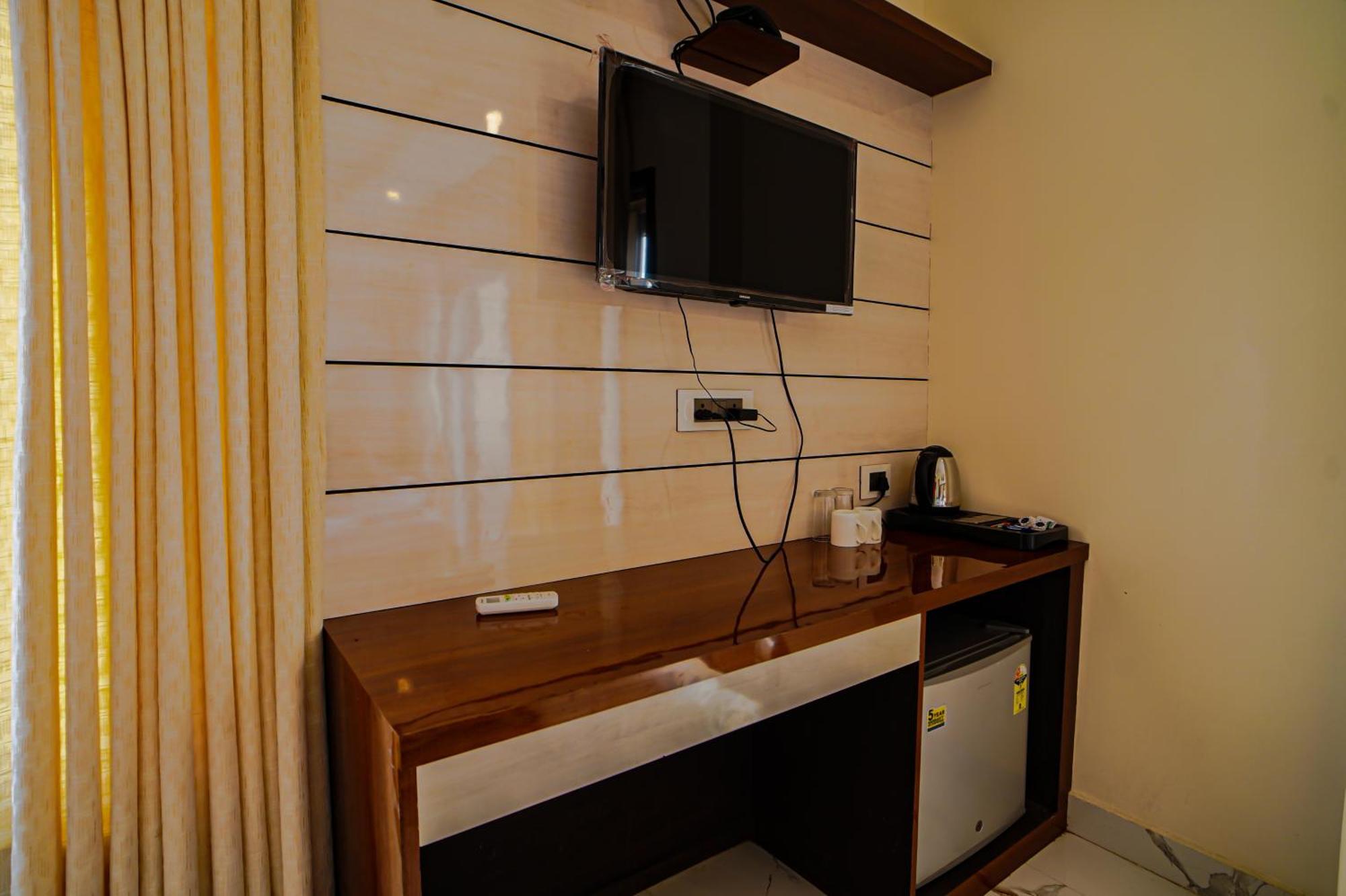 Prasant On Beach Resort !! Lift - Wifi -Restaurant-Parking Facilities-Newly Decorated Room !! Mandarmani Exterior photo
