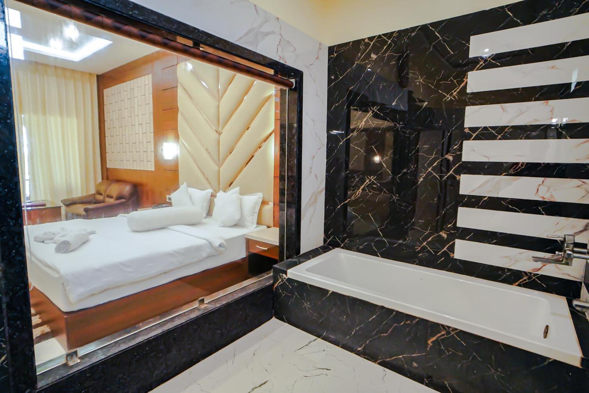 Prasant On Beach Resort !! Lift - Wifi -Restaurant-Parking Facilities-Newly Decorated Room !! Mandarmani Exterior photo
