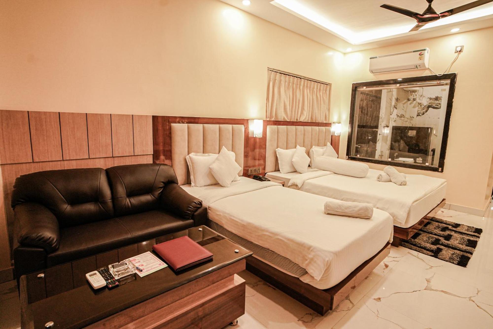 Prasant On Beach Resort !! Lift - Wifi -Restaurant-Parking Facilities-Newly Decorated Room !! Mandarmani Exterior photo