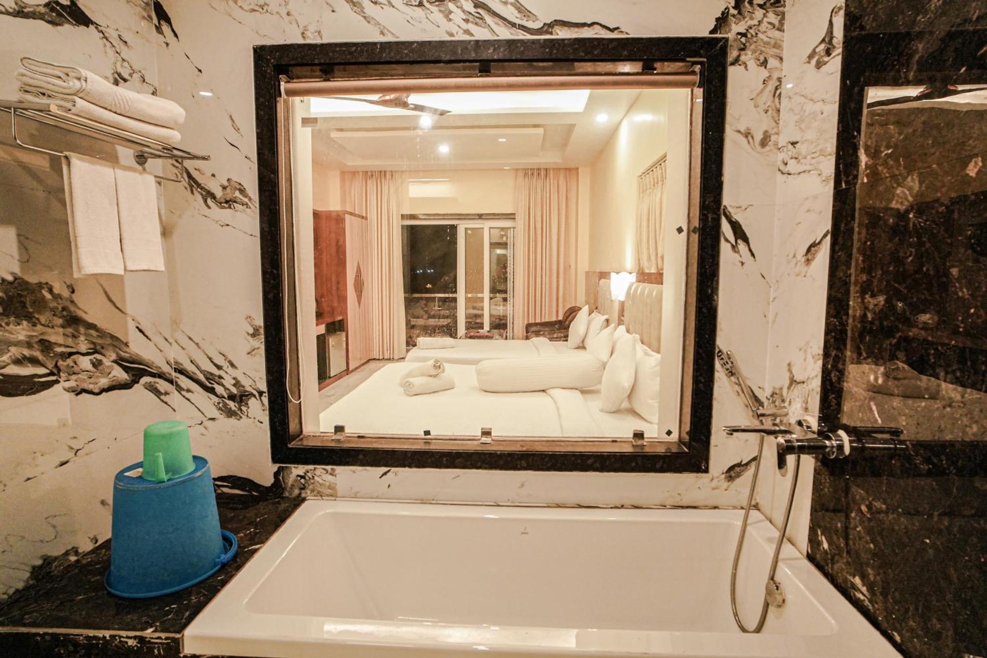 Prasant On Beach Resort !! Lift - Wifi -Restaurant-Parking Facilities-Newly Decorated Room !! Mandarmani Exterior photo
