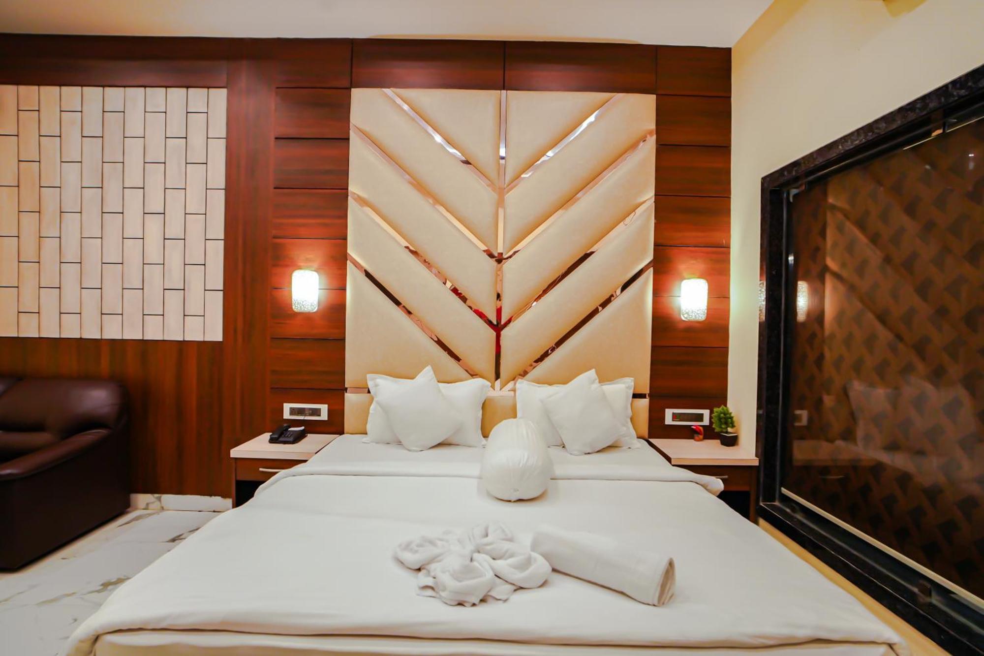 Prasant On Beach Resort !! Lift - Wifi -Restaurant-Parking Facilities-Newly Decorated Room !! Mandarmani Exterior photo
