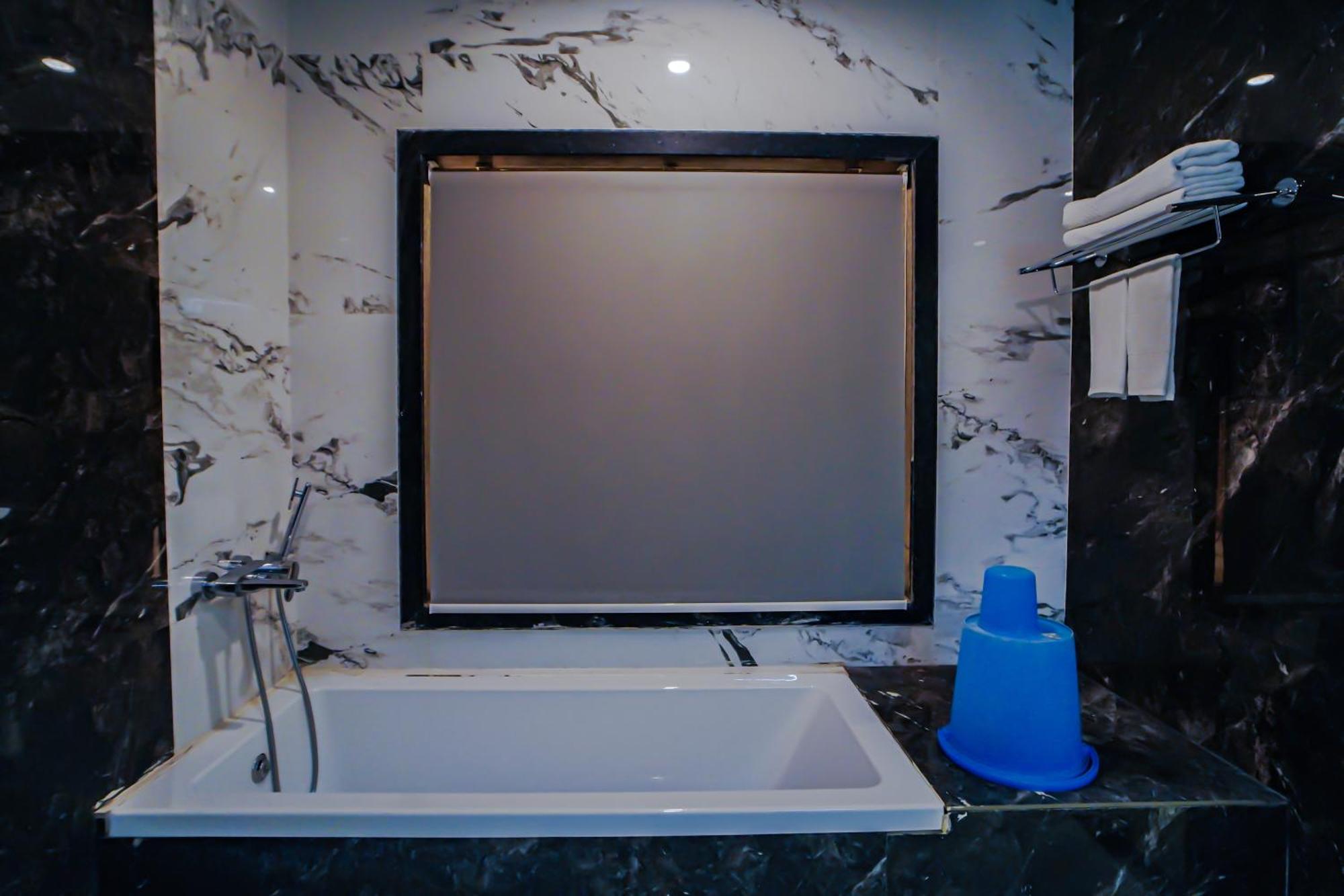 Prasant On Beach Resort !! Lift - Wifi -Restaurant-Parking Facilities-Newly Decorated Room !! Mandarmani Exterior photo