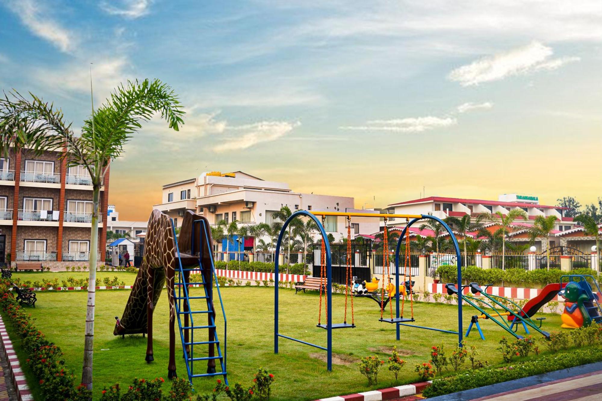Prasant On Beach Resort !! Lift - Wifi -Restaurant-Parking Facilities-Newly Decorated Room !! Mandarmani Exterior photo