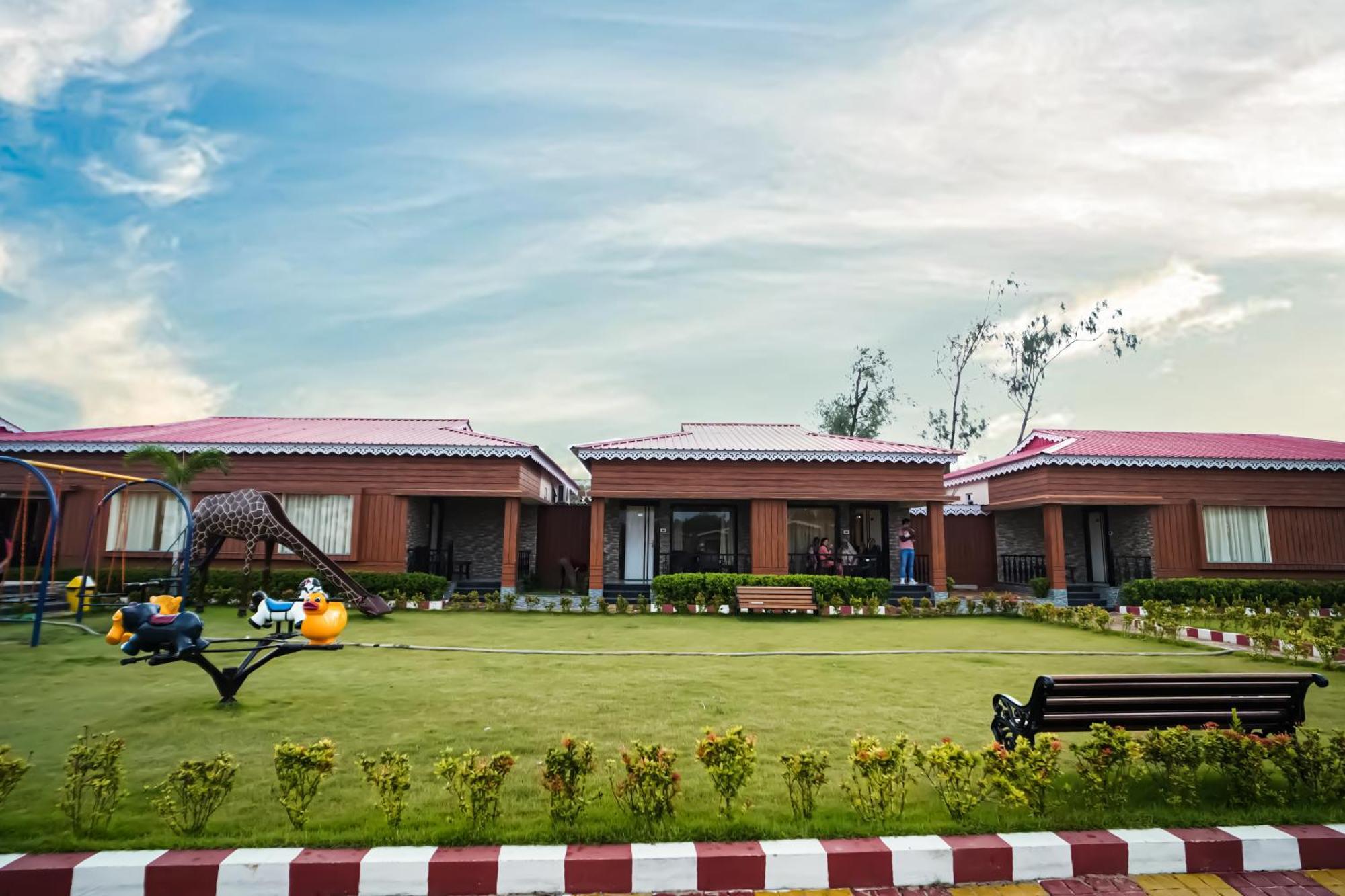 Prasant On Beach Resort !! Lift - Wifi -Restaurant-Parking Facilities-Newly Decorated Room !! Mandarmani Exterior photo