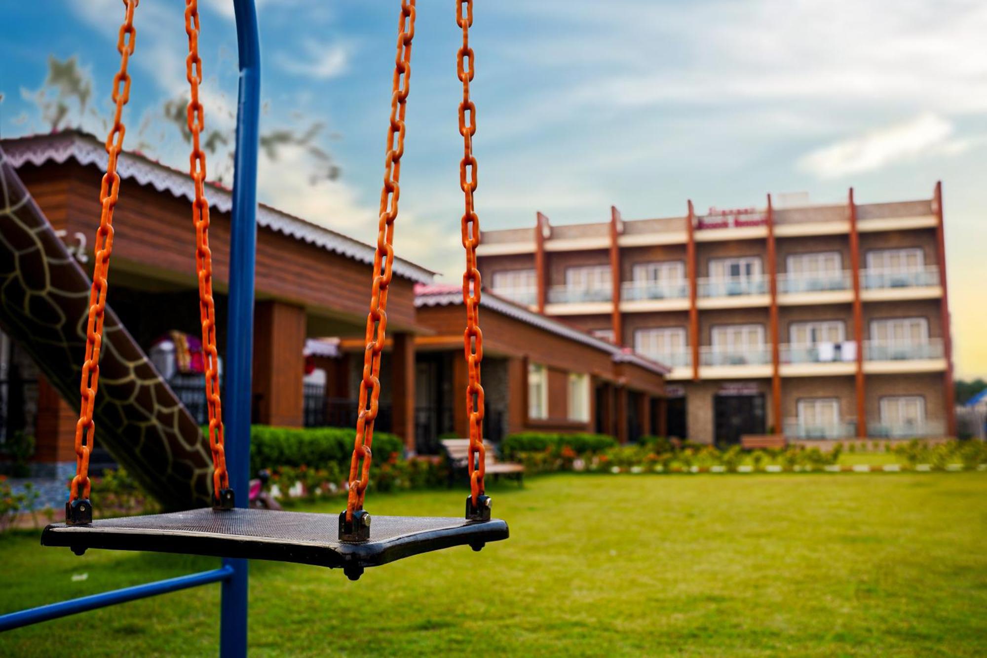 Prasant On Beach Resort !! Lift - Wifi -Restaurant-Parking Facilities-Newly Decorated Room !! Mandarmani Exterior photo