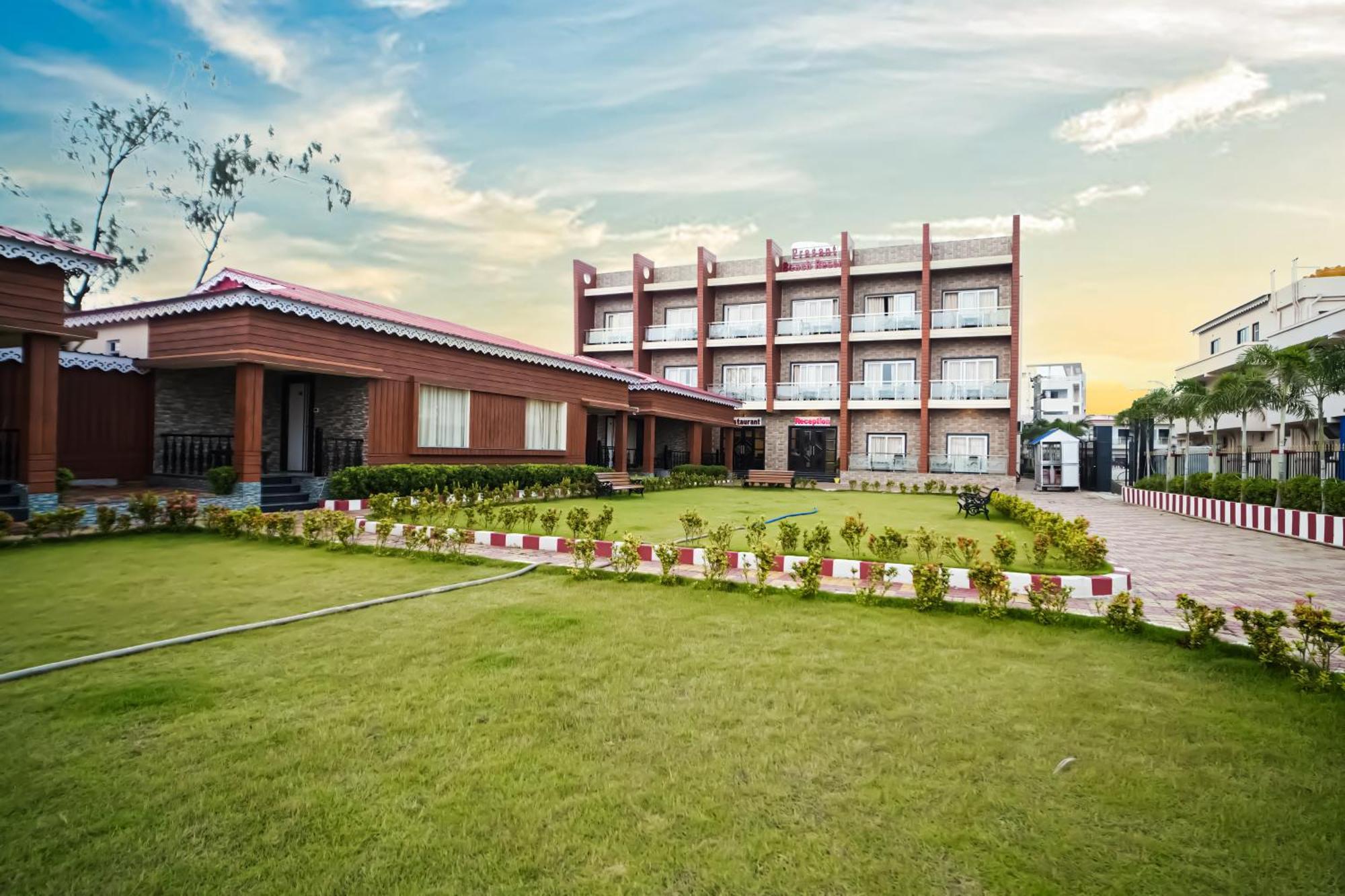 Prasant On Beach Resort !! Lift - Wifi -Restaurant-Parking Facilities-Newly Decorated Room !! Mandarmani Exterior photo
